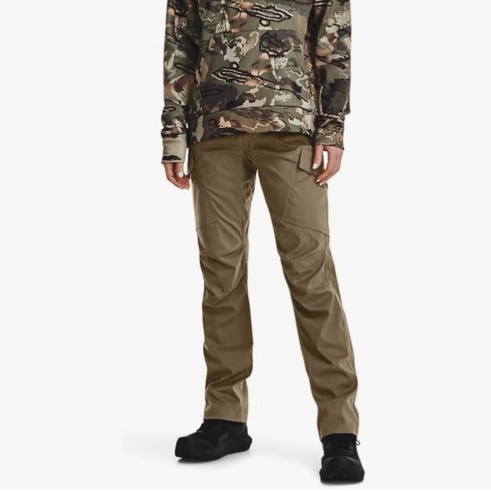 Under Armour Women’s Tan Loose Fit Cargo‎ Pants Size 10 Multiple Pockets